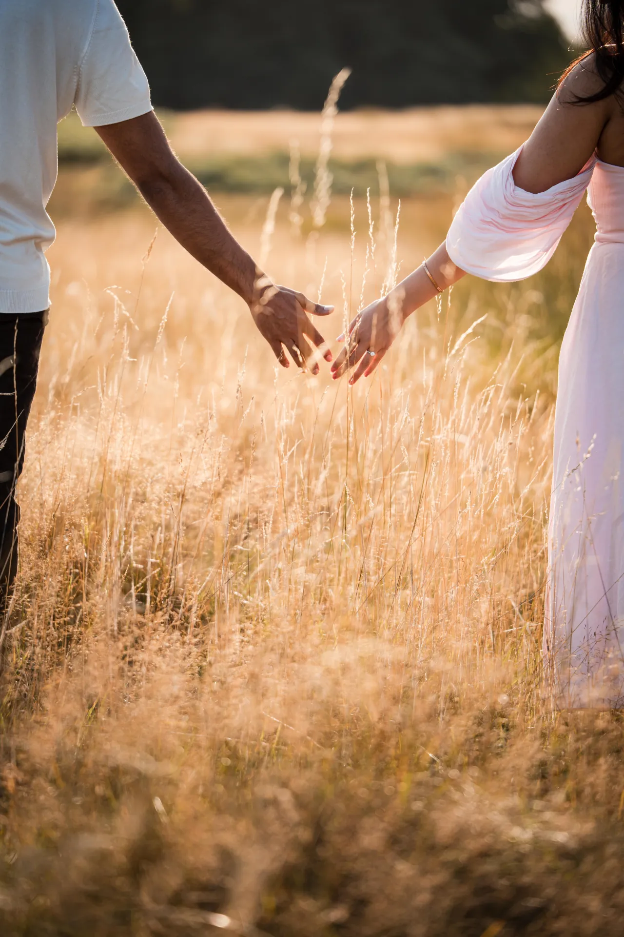 pre-wedding, couple, honeymoon, ceremony, anniversary, natural candid photoshoot