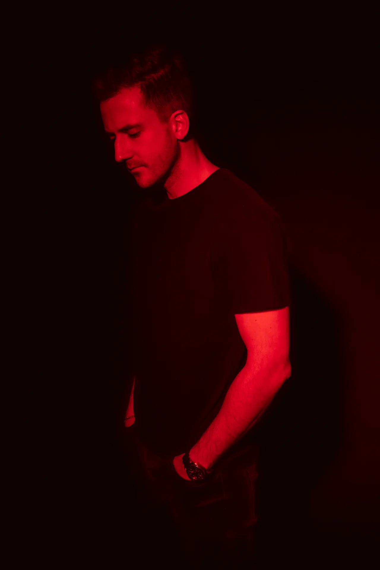 musician, artist press shot, personal brand, lifestyle, portfolio headshot, dark mood, artistic shot